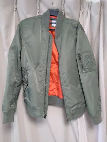 GAP MA-1 스타일 자켓 일본 M 사이즈?