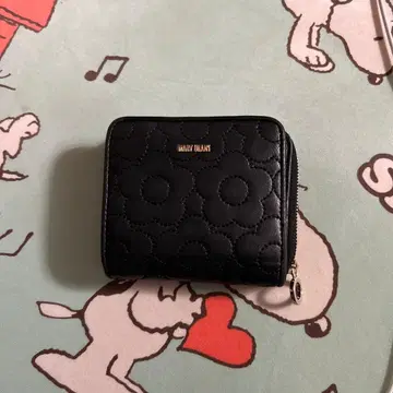 MARY QUANT의 꽃무늬 지갑