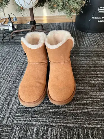 어그 부츠 베이지 버클 포함