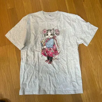 히구치 유코 대만 그레이 T셔츠 L 사이즈