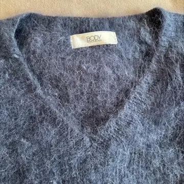 BODY DRESSING 네이비 V넥 스웨터