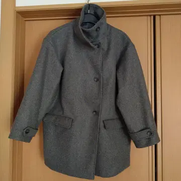 그레이 스탠드 카라 하프 코트