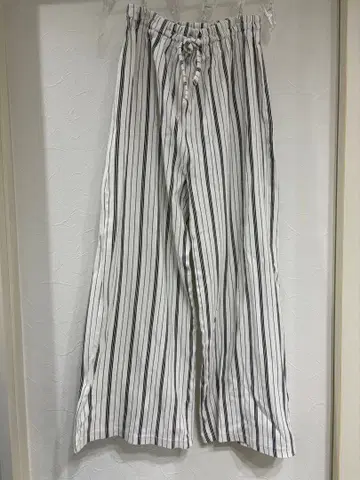 House on the Hill 스트라이프 페어 렌트 팬츠