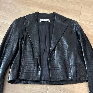 ZARA 블랙 가죽 자켓 XS
