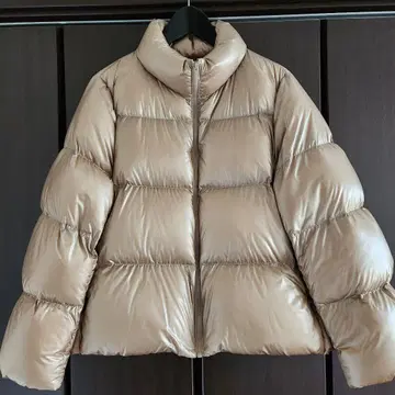 미사용 새상품 울트라 라이트 다운 샤이니 볼륨 자켓 UNIQLO
