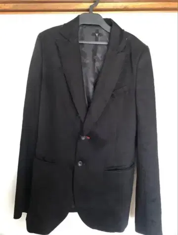 LGB 테일러드 자켓 Hyde 착용