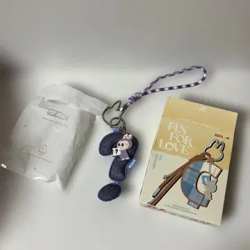 POP MART PIN FOR LOVE 키링