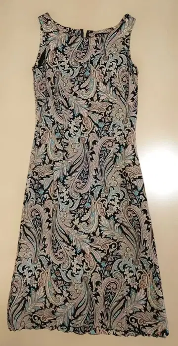 ANAYI 페이즐리 무늬 슬리브리스 원피스