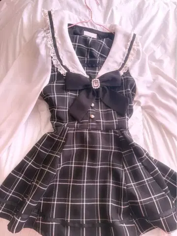 LIA LISA 세일러 카라 셋업 블랙 체크