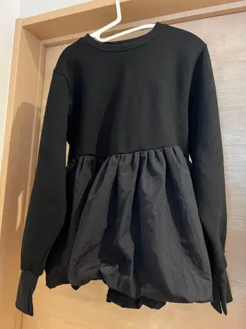 이번 시즌 신상 부즈루드 속기모 페플럼 풀오버