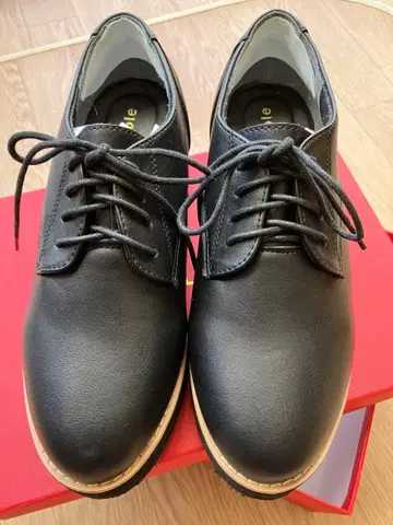 블랙 레이스업 슈즈