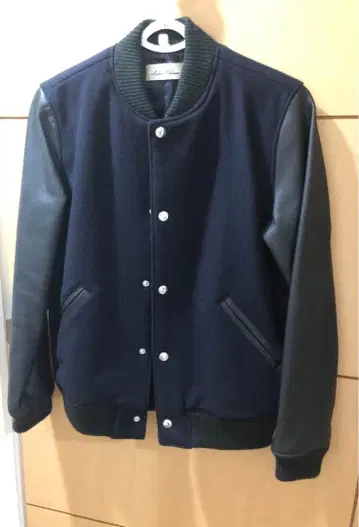 나노 유니버스 네이비 바시티 자켓 가죽 울