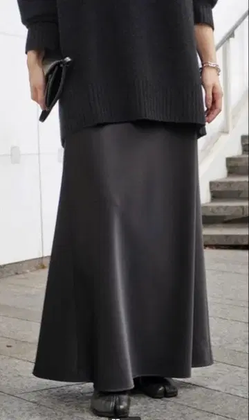 택 포함 새상품 AP STUDIO 매트 새틴 스커트 38