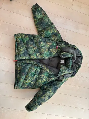 RAIDBACK 픽셀 카모플라쥬 다운 자켓