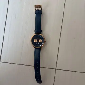 FURLA 네이비 가죽 손목시계 쿼츠
