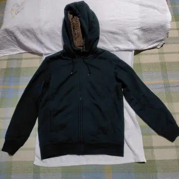 유니클로, 다크 그린 풀 집업 후드티 보아 M 사이즈, 새상품 미사용품