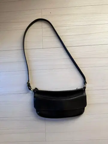 블랙 가죽 숄더백