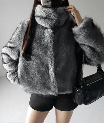 me+em select 스탠드 카라 믹스 퍼 숏코트