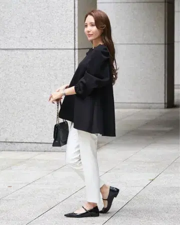 HELLO By Fumio Kanagawa 본딩 파워숄더 풀오버