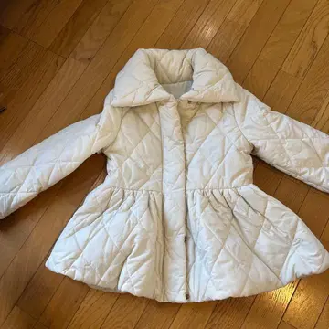 화이트 퀼팅 다운 자켓 fitmore