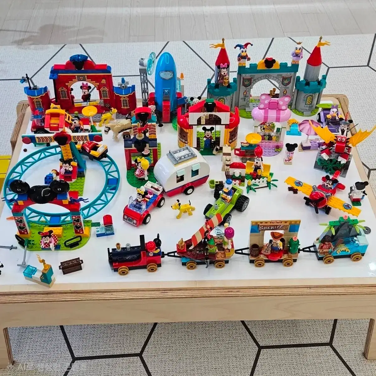 Lego 21357 Disney Pixar Luxo Jr. Used on Bunjang Global Site.