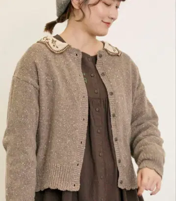 사만사 모스모스 자수 가디건