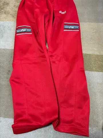 레어 상품 asics 레드 팬츠 스트라이프 디자인 트레이닝 팬츠