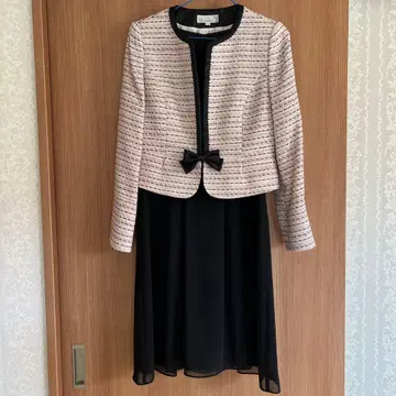 세레모니 수트 원피스 수트 블랙과 옅은 핑크 트위드