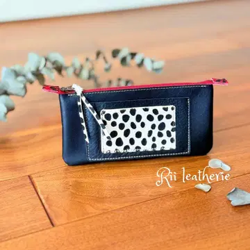 매트 블랙 x 달마시안 패턴 송치 지퍼 파우치 10.5 x 20.5cm