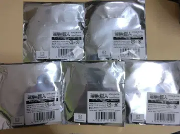 진격의 거인 프린스 호텔 미개봉 5개  메탈 캔뱃지