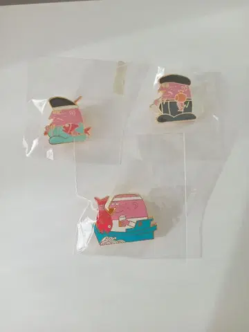 야나기하라 료헤이 디자인 핀 배지