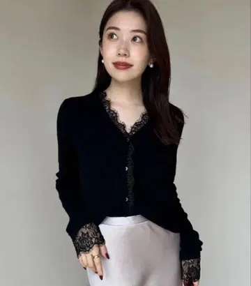 anuans 아이래쉬 레이스 트리밍 니트 가디건 BLACK