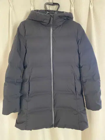 유니클로 심리스 다운 블랙 M