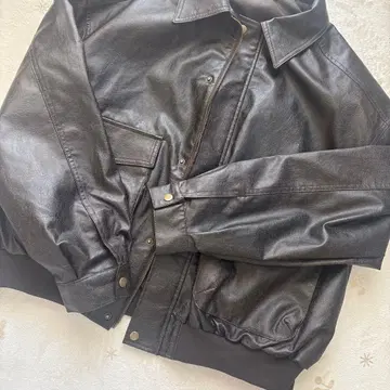 브라운 가죽 자켓 오버 사이즈