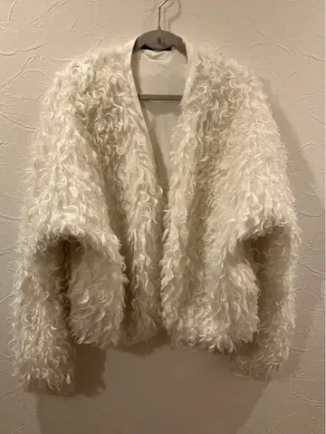 EMODA 보아 자켓 화이트