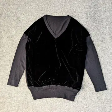 새상품급 다마 컬렉션 V넥 긴팔 스웨터 벨벳 실크 혼방