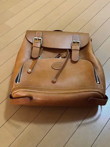 가죽 플랩 백팩 브라운