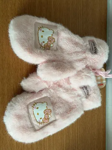 헬로키티 핑크 퍼 장갑