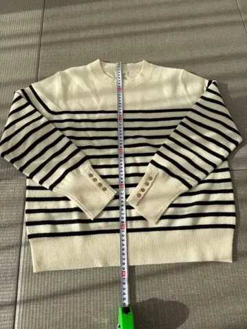 캐시미어 100% 스트라이프 패턴 스웨터 38