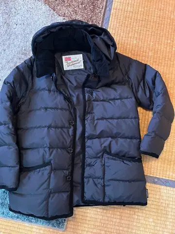 Traditional Weatherwear 블랙 다운 재킷