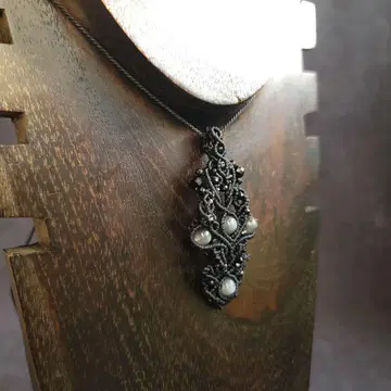 실버 샤인 블랙 그레이 문스톤 마크라메 펜던트