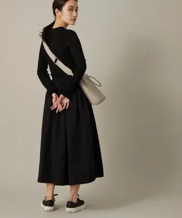 ADAM ET ROPE 리브 니트 개더 원피스 블랙