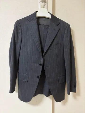 [ 착용 2회 ] 유니버설 랭귀지 수트 이탈리아 42 8drop