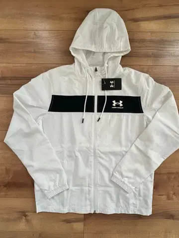 언더아머 새상품 윈드브레이커 M