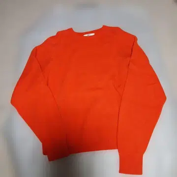 유니클로 스무스 크루넥 니트 오렌지 컬러 긴팔 크루넥 스웨터