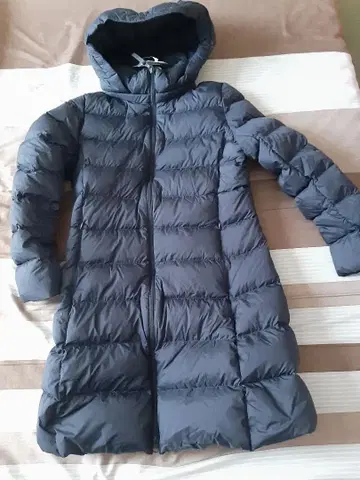 새상품 UNIQLO 울트라 라이트 다운 후디드 코트 네이비 M