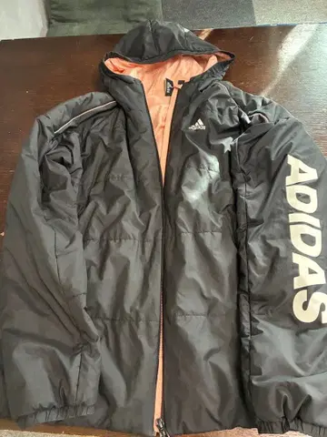 adidas 블랙 다운 자켓 후드 부착