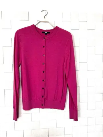 유니클로 핑크 긴팔 가디건