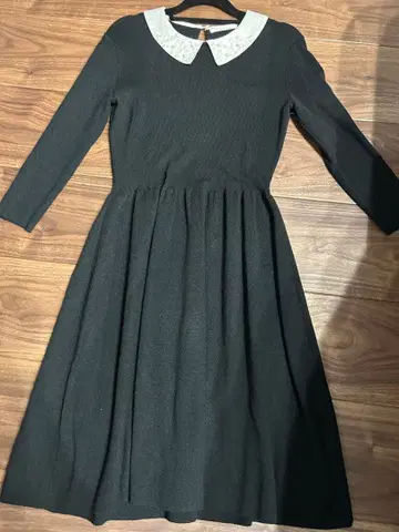 프리마셰레르 비쥬 옷깃 니트 원피스