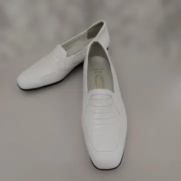 3423 미사용 새상품 긴자 요시노야 화이트 신발 사이즈 24cm